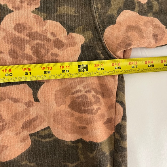 Free People Its A Vibe Printed Hoodie Sz M Floral Distressed Oversized Boho - Picture 14 of 14